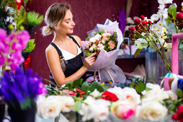 A Blooming Surprise: The Delight of Receiving Online Flower Deliveries