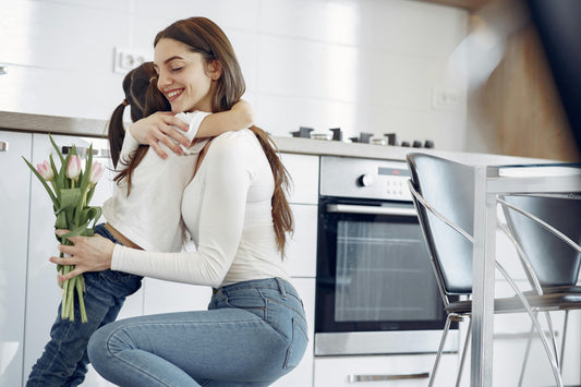 Mother’s Day 2025 Gift Guide: Perfect Flower & Gift Combos She’ll Adore